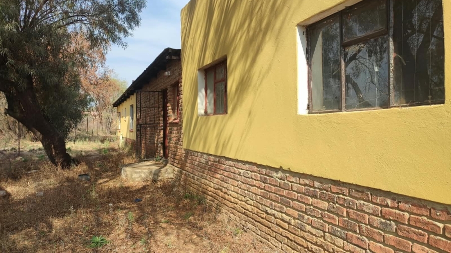 6 Bedroom Property for Sale in Swartruggens North West